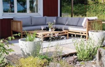 Three-bedroom Holiday Home In Molnbo