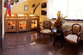 Hostal Penzi�n Kastiel Hanus