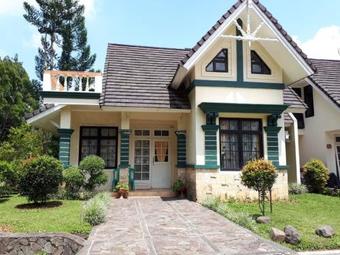 Zevannya Villa Belanda Kota Bunga