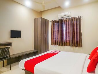 Oyo 13583 Hotel Paradise Inn
