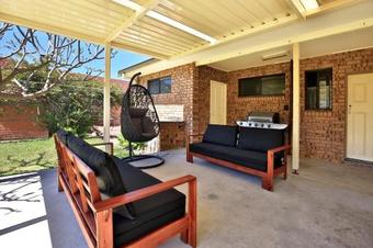 Maria's Beach House - Pet Friendly