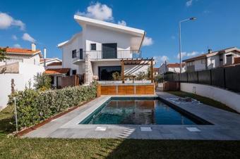 Beguest Sun & Pool House
