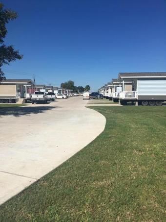 Lodge Custom Touch Village Freeport