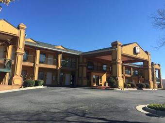 Motel Peach State Inn & Suites