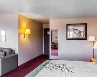 Hotel Econo Lodge Limon