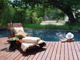 Rhino Post Safari Lodge