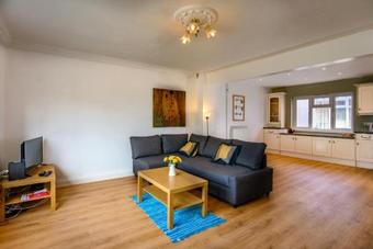 Liberty View Apartment: Central Location + Parking