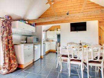 Cozy Holiday Home In Broad Street Kent With Fireplace