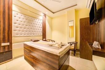 Fabhotel Diamond