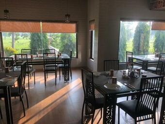 Lodge Saraswatipur Tea Resort