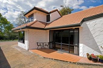 Nelson River Villa