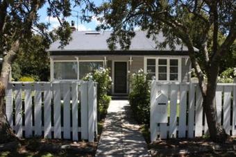Jellicoe Cottage