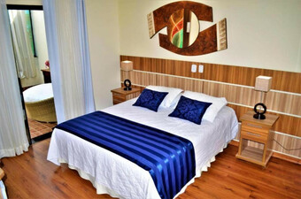 Summit Lago Hotel