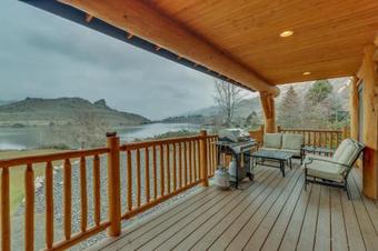 Sutreee Lake House