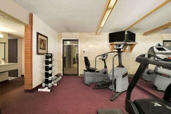 Hotel Ramada By Wyndham Lethbridge