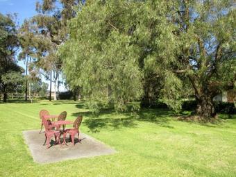Tarra Motel