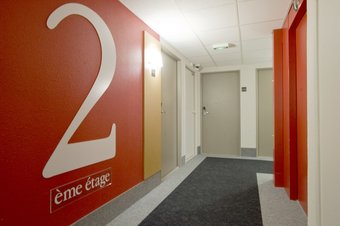 Hotel B&B H�tel Auxerre Mon�teau