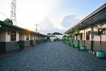 Hotel Besm Traveler's Inn