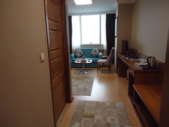 Golden Lounge Hotel