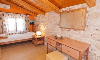 Kymaros Villas