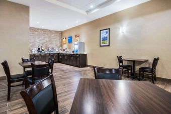 Hotel Comfort Inn & Suites