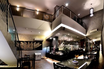 Roomz Hotel
