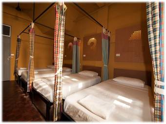 Hostal River View Guest House