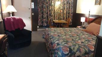 Crossroads Motel And Cabins