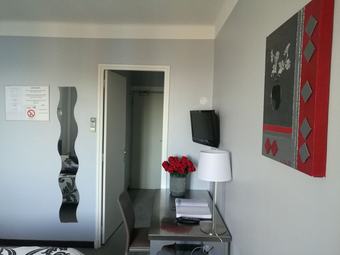 Hotel H�tel Restaurant Le Royal Provence