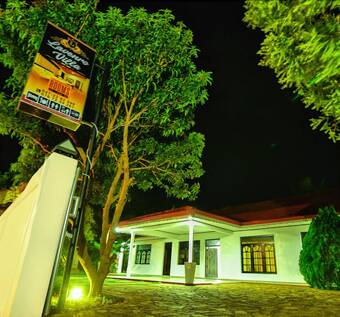 Hotel Lavenro Villa