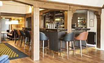 Le Manoir Hotel