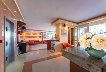 Hotel Avra