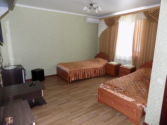 Hotel Noy