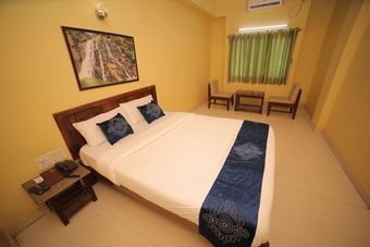 Hotel Kamat Plus