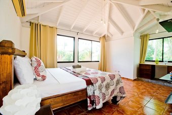 Aparthotel New & Modern Apartment Close To The Beach