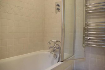 2 Bedroom Apartment In Ravenscourt Park