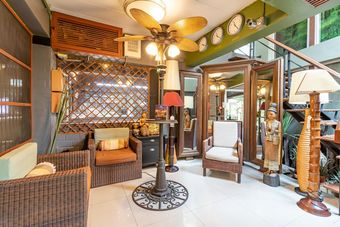The Palm Hotel