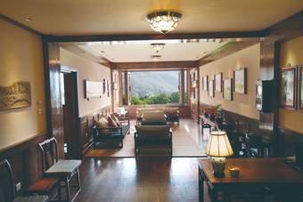 Hotel Songtsam Tacheng Lodge
