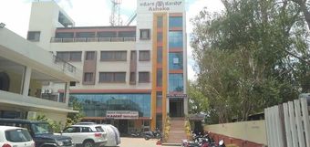 Iroomz Hotel Ashoka