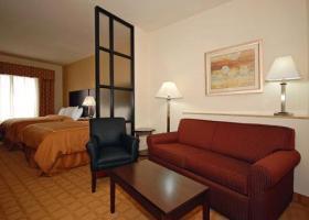 Hotel Comfort Suites Byron