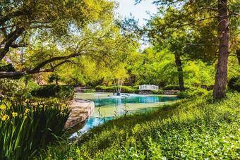 De Luz By Avantstay | Sleeps 24 | 5 Acre Estate W/ Lake & Orange Groves