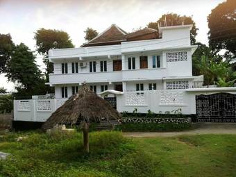 Hostal Sharook Lodge