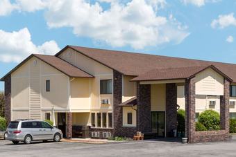 Hotel Super 8 By Wyndham Perry Ia