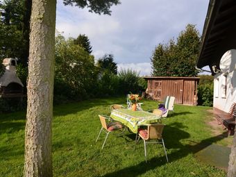 Holiday Home In The Thuringian Forest With Tiled Stove, Fenced Garden And Terrace