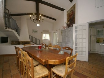 Spacious Villa With Fenced Garden, Private Swimming Pool, And Nearby Grasse!