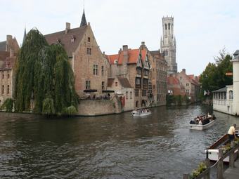 Apartamentos Tasteful And Cosy Accommodation In The Heart Of Bruges, In An Authentic House With Stepped Gable