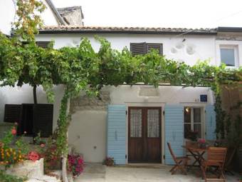 Holiday Home Tro?tova Ku?a