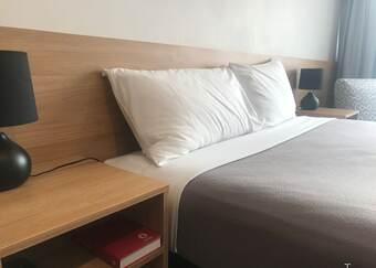 Voyager Motel