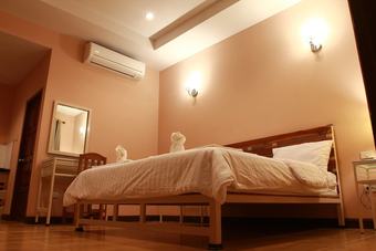 Hotel Pirom Lake And Resort