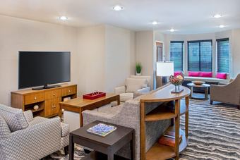 Hotel Staybridge Suites Charlottesville Airport